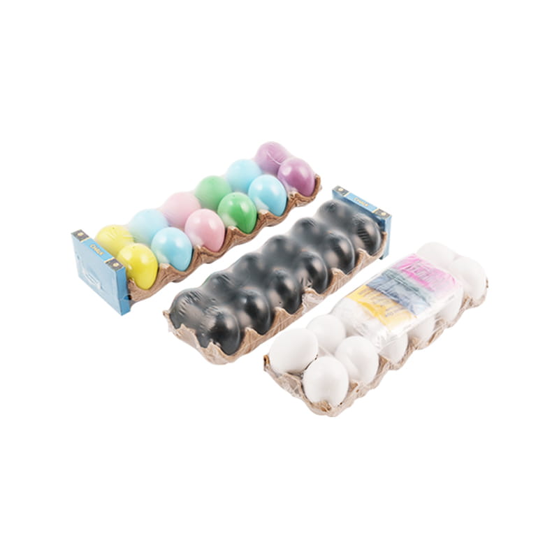 Giocattolo dipinti di uova di pasqua